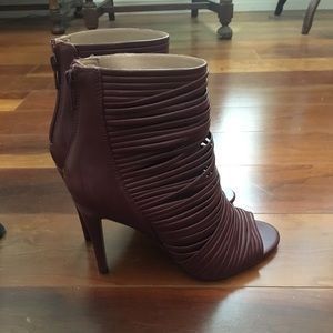 bcbg elle bootie